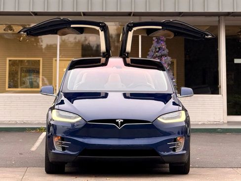 Used 2016 Tesla Model X 75D image 3