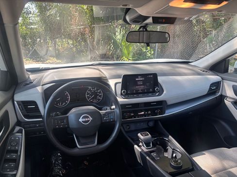 Used 2025 Nissan Rogue SV AWD/4WD image 35