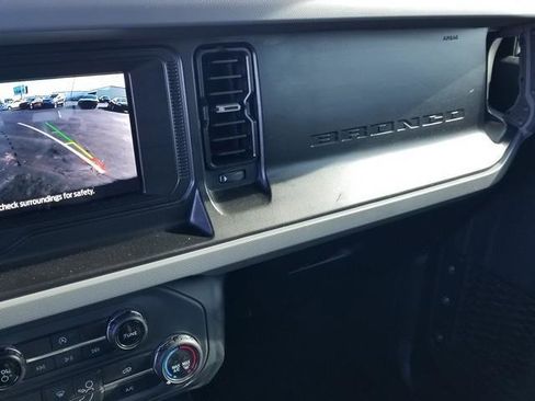Used 2022 Ford Bronco Base image 19