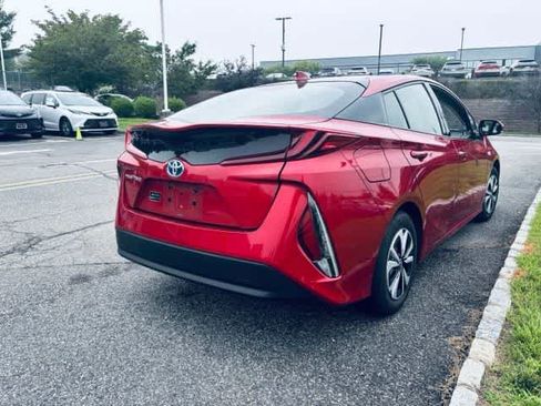 Used 2018 Toyota Prius Prime Plus FWD image 4