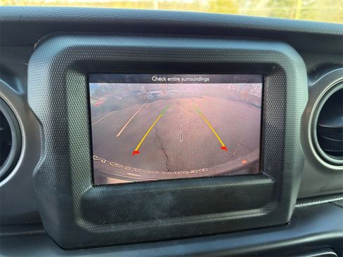 Used 2021 Jeep Wrangler Unlimited Sport image 29