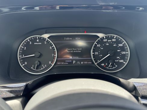 Used 2022 Nissan Pathfinder SV FWD image 11