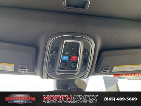 Used 2024 Jeep Grand Cherokee Altitude AWD/4WD image 11