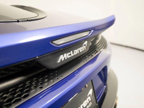 Used 2020 McLaren GT image 32
