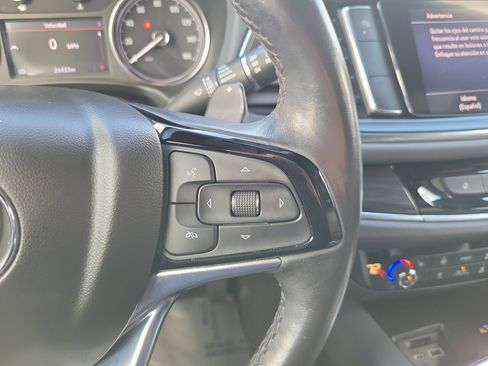Used 2022 Buick Enclave Essence FWD image 21