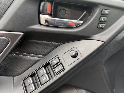 Used 2018 Subaru Forester 2.5i Touring AWD/4WD image 15