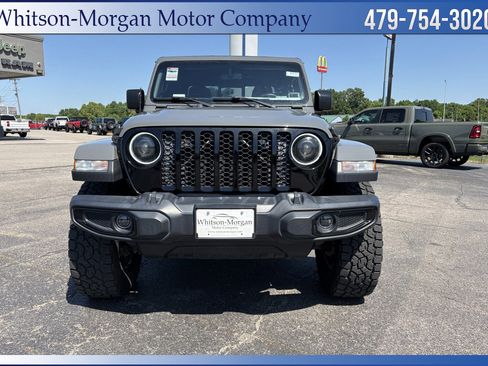 Used 2021 Jeep Gladiator Sport AWD/4WD image 2