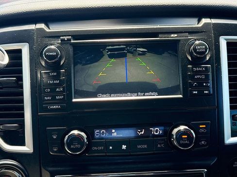 Used 2018 Nissan Titan SV w/ SV Convenience Package RWD image 13
