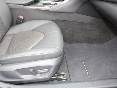 Used 2024 Toyota Camry XSE image 14