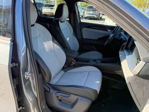 New 2026 Volkswagen Tiguan SE R-Line FWD image 20