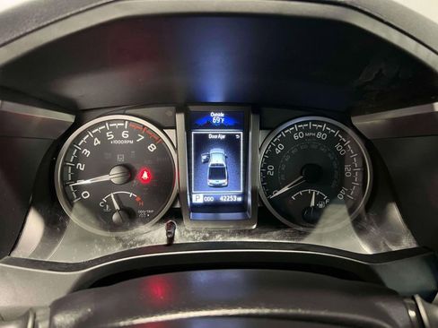 Used 2023 Toyota Tacoma SR5 AWD/4WD image 26