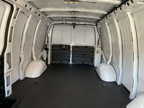 New 2025 Chevrolet Express 2500 Extended image 21