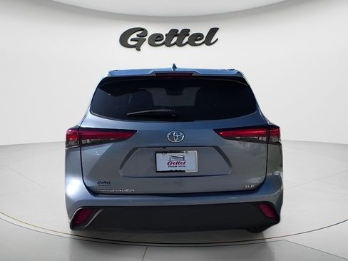 Used 2023 Toyota Highlander XLE image 6