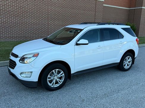Used 2017 Chevrolet Equinox LT w/ Convenience Package FWD image 3