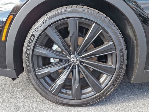 New 2025 Toyota Crown Nightshade image 18