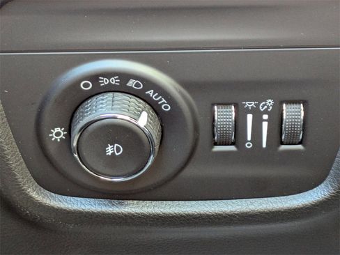 Used 2026 Jeep Grand Cherokee Limited image 27