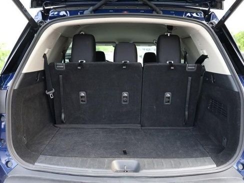 Certified 2025 Nissan Pathfinder SV AWD/4WD image 7