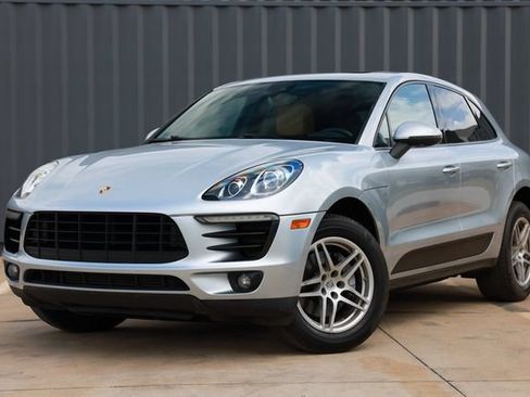 Used 2017 Porsche Macan AWD/4WD image 1