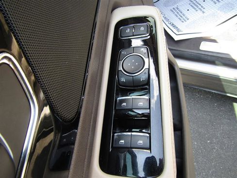 Used 2020 Lincoln Aviator Reserve image 11