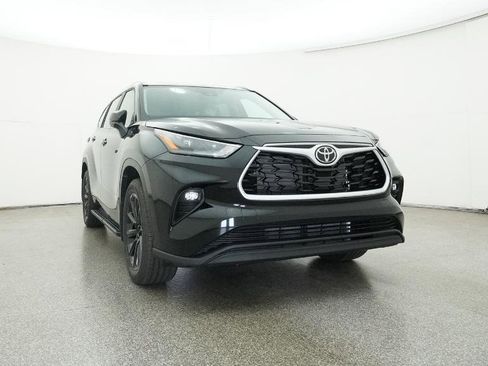 New 2026 Toyota Highlander XLE image 22