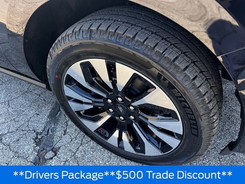 New 2026 Ford Expedition Max Platinum image 9