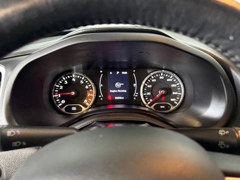 Used 2020 Jeep Renegade Latitude w/ Cold Weather Group AWD/4WD image 23