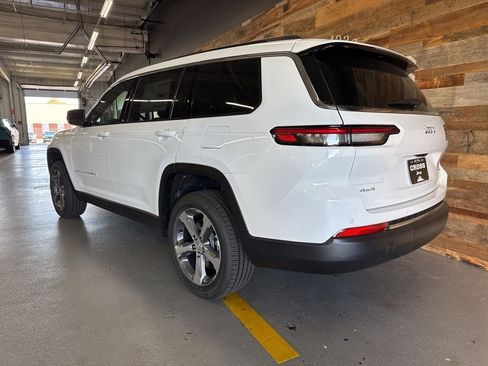 New 2025 Jeep Grand Cherokee L Limited image 21