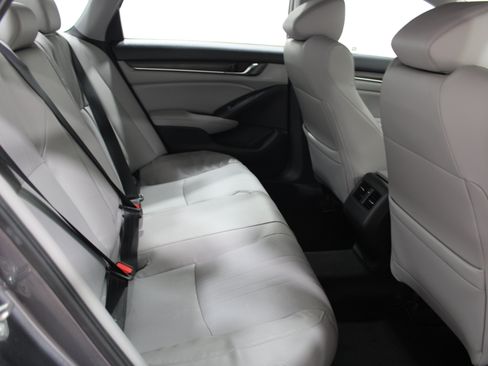 Used 2018 Honda Accord Touring image 23
