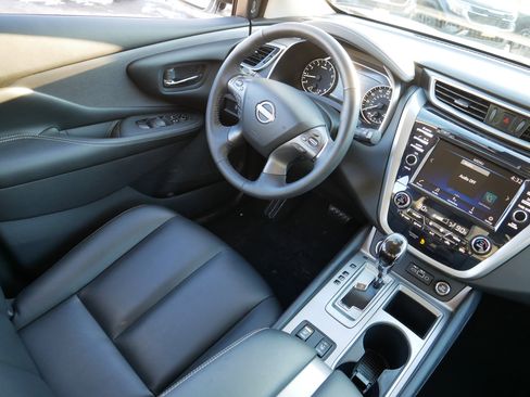 Certified 2024 Nissan Murano SV w/ SV Midnight Edition Package image 9