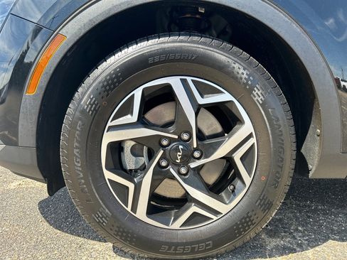 Used 2025 Kia Sportage LX FWD image 10