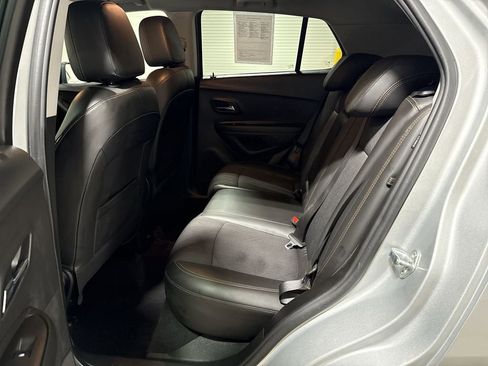 Used 2020 Chevrolet Trax LT w/ Redline Edition image 22