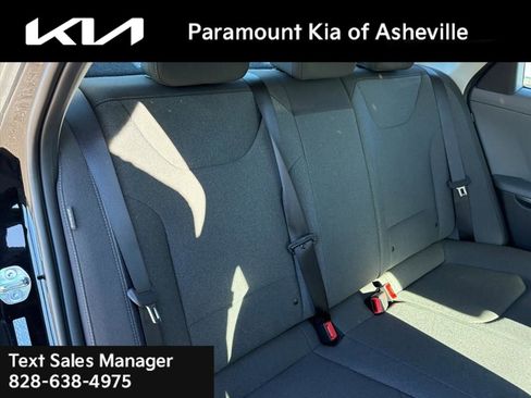 New 2025 Kia K4 LXS image 19