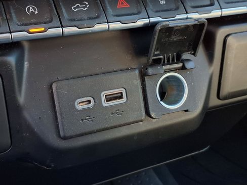 Used 2019 Chevrolet Silverado 1500 LT w/ All-Star Edition AWD/4WD image 11