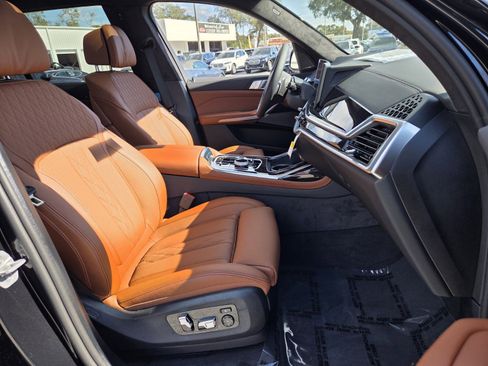 New 2026 BMW X7 M60i image 17