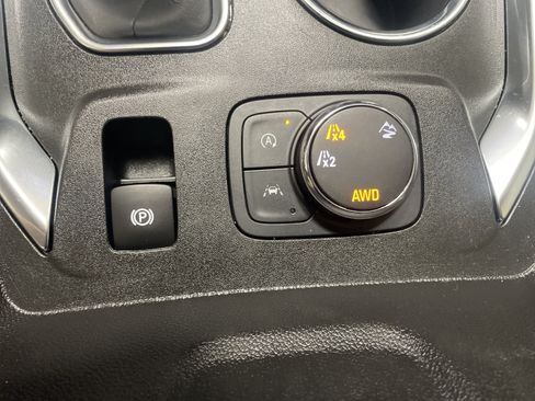 Used 2023 Chevrolet Traverse LT AWD/4WD image 23