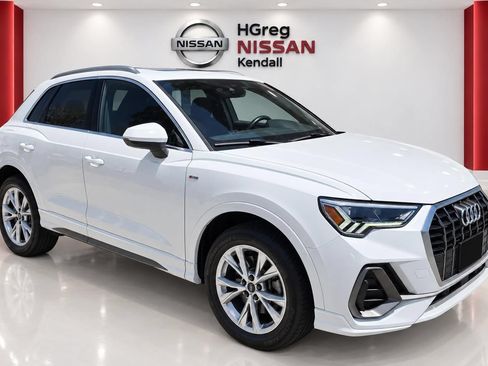 Used 2024 Audi Q3 2.0T Premium AWD/4WD image 3