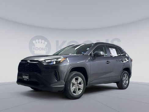 Used 2024 Toyota RAV4 XLE AWD/4WD image 1