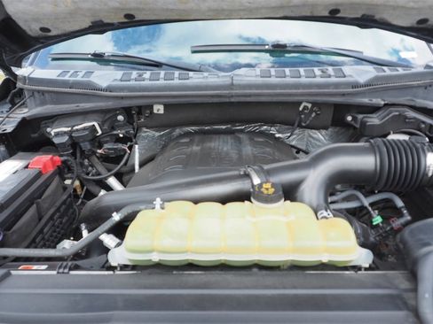 Used 2015 Ford F150 Platinum w/ Equipment Group 701A Luxury image 10