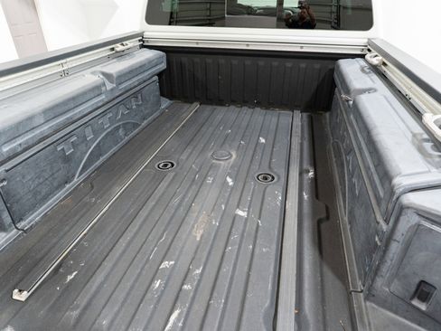 Used 2019 Nissan Titan PRO-4X w/ Pro-4x Convenience Package AWD/4WD image 12