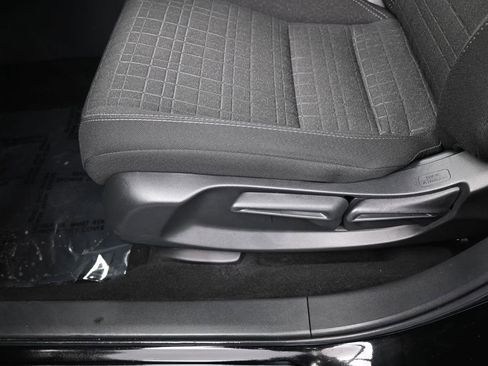 Used 2025 Honda HR-V LX image 15