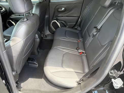 Used 2016 Jeep Renegade Limited FWD image 31