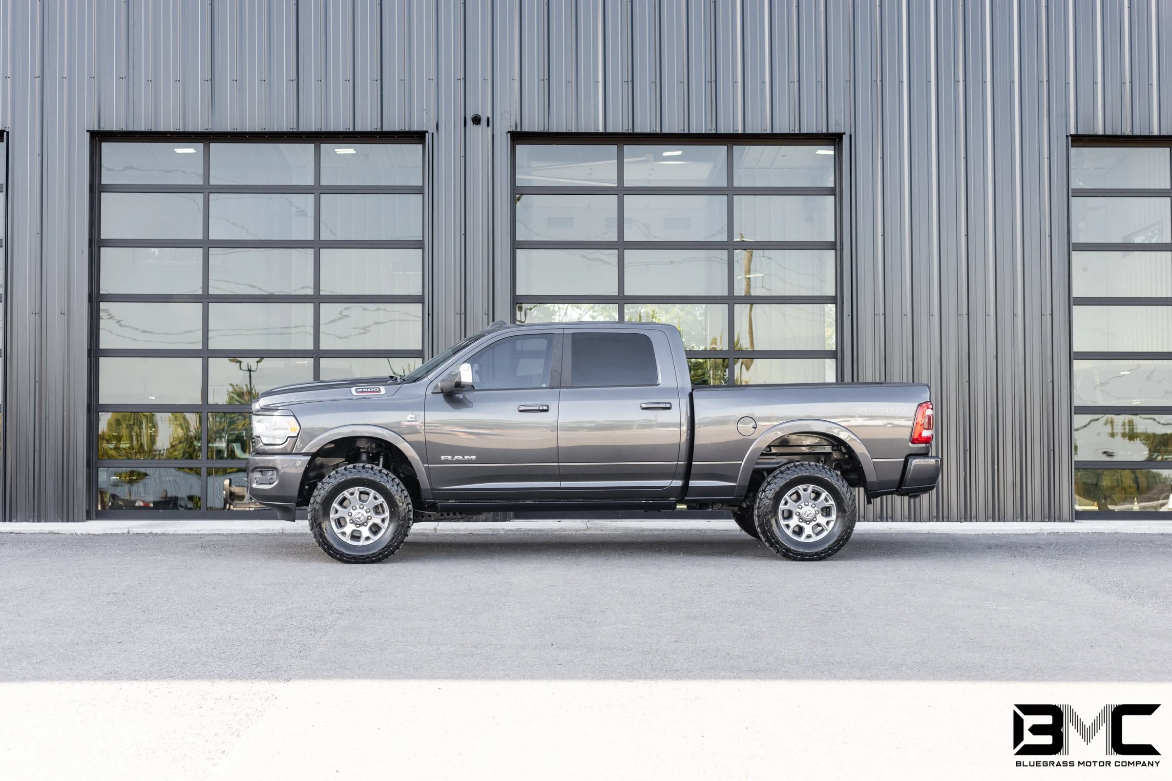 Used 2019 RAM 2500 Laramie AWD/4WD image 1