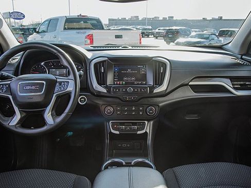 Used 2024 GMC Terrain SLE image 5