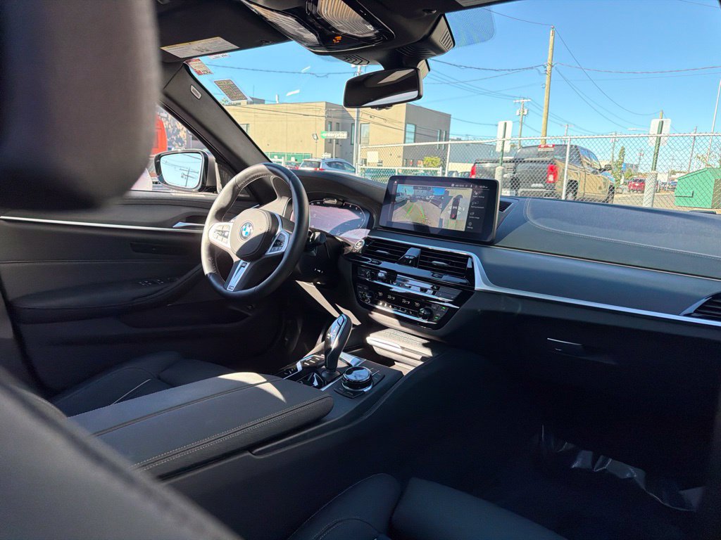 Used 2023 BMW M550i xDrive w/ Executive Package AWD/4WD image 19