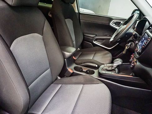 Used 2022 Kia Soul LX w/ Technology Package image 16