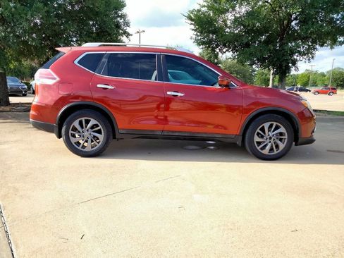 Used 2016 Nissan Rogue SL w/ SL Premium Package FWD image 4