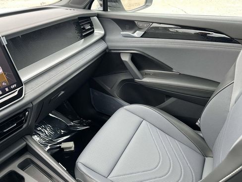 New 2026 Volkswagen Tiguan SE R-Line AWD/4WD image 26