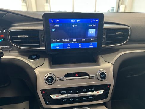 Used 2022 Ford Explorer XLT w/ Equipment Group 202A image 20