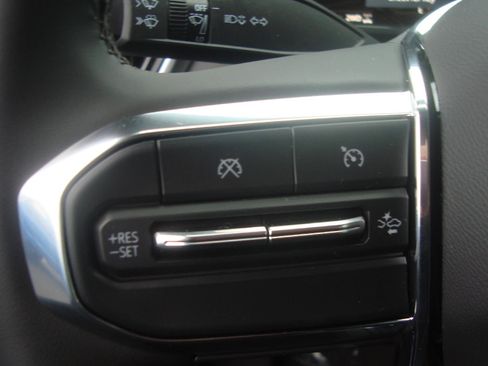 New 2025 GMC Canyon Elevation w/ Convenience Package image 10