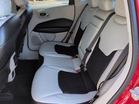 Used 2018 Jeep Compass Latitude FWD image 14